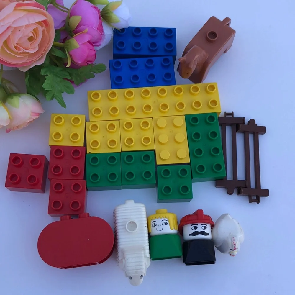 LEGO Duplo 1977 Farm Vintage Duplo Horse Sheep Mustache Man and wife 1977